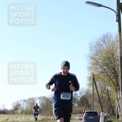06.04.2025 - 44. Internationalen Wilhelmsburger Insellauf Jannik Wohlers http://msf.ph/oto/7621485 06.04.2025 10:13:03 Laufen 3552 meine-sportfotos.de