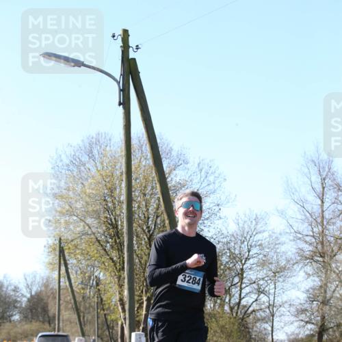 06.04.2025 - 44. Internationalen Wilhelmsburger Insellauf Jannik Wohlers http://msf.ph/oto/7621518 06.04.2025 10:13:21 Laufen 3284 meine-sportfotos.de