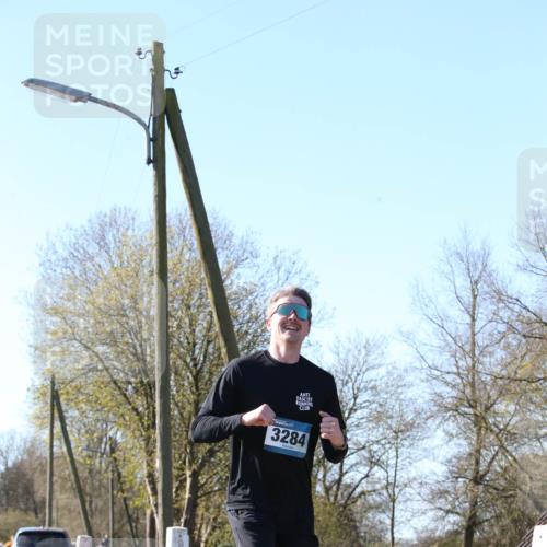 06.04.2025 - 44. Internationalen Wilhelmsburger Insellauf Jannik Wohlers http://msf.ph/oto/7621519 06.04.2025 10:13:21 Laufen 3284 meine-sportfotos.de