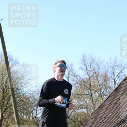 06.04.2025 - 44. Internationalen Wilhelmsburger Insellauf Jannik Wohlers http://msf.ph/oto/7621523 06.04.2025 10:13:21 Laufen 34 meine-sportfotos.de