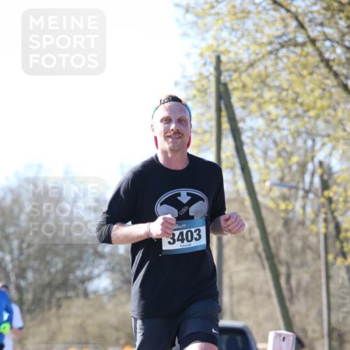 06.04.2025 - 44. Internationalen Wilhelmsburger Insellauf Jannik Wohlers http://msf.ph/oto/7621529 06.04.2025 10:13:25 Laufen 3403 meine-sportfotos.de