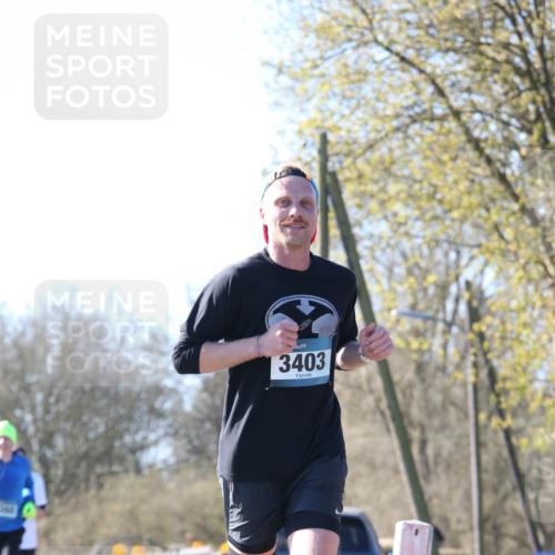 06.04.2025 - 44. Internationalen Wilhelmsburger Insellauf Jannik Wohlers http://msf.ph/oto/7621530 06.04.2025 10:13:25 Laufen 3403 meine-sportfotos.de