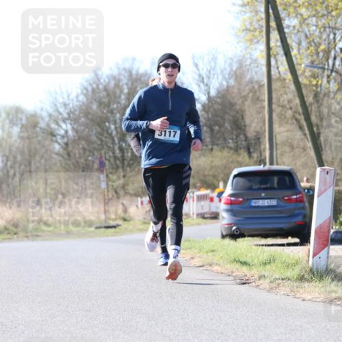 06.04.2025 - 44. Internationalen Wilhelmsburger Insellauf Jannik Wohlers http://msf.ph/oto/7621556 06.04.2025 10:13:46 Laufen 3117 meine-sportfotos.de