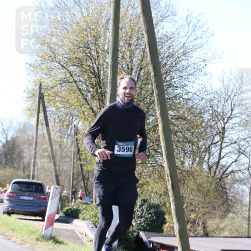 06.04.2025 - 44. Internationalen Wilhelmsburger Insellauf Jannik Wohlers http://msf.ph/oto/7621568 06.04.2025 10:13:49 Laufen 8, 31, 4323, 3596 meine-sportfotos.de