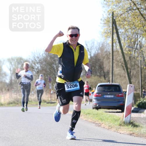 06.04.2025 - 44. Internationalen Wilhelmsburger Insellauf Jannik Wohlers http://msf.ph/oto/7621580 06.04.2025 10:14:08 Laufen 2023, 5206 meine-sportfotos.de