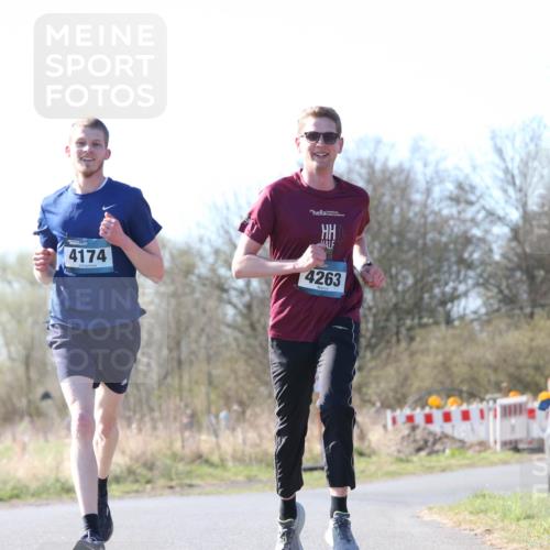 06.04.2025 - 44. Internationalen Wilhelmsburger Insellauf Jannik Wohlers http://msf.ph/oto/7621614 06.04.2025 10:14:24 Laufen 4174, 4263, 31, 4321 meine-sportfotos.de