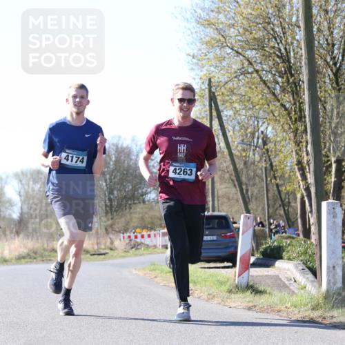 06.04.2025 - 44. Internationalen Wilhelmsburger Insellauf Jannik Wohlers http://msf.ph/oto/7621620 06.04.2025 10:14:25 Laufen 4174, 4263, 31, 4323 meine-sportfotos.de