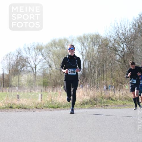 06.04.2025 - 44. Internationalen Wilhelmsburger Insellauf Jannik Wohlers http://msf.ph/oto/7621633 06.04.2025 10:14:38 Laufen 3562, 3443, 4272 meine-sportfotos.de