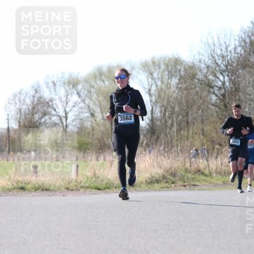 06.04.2025 - 44. Internationalen Wilhelmsburger Insellauf Jannik Wohlers http://msf.ph/oto/7621635 06.04.2025 10:14:39 Laufen 3562, 3443, 272 meine-sportfotos.de