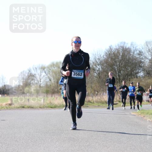 06.04.2025 - 44. Internationalen Wilhelmsburger Insellauf Jannik Wohlers http://msf.ph/oto/7621637 06.04.2025 10:14:42 Laufen 3562, 31, 4321 meine-sportfotos.de