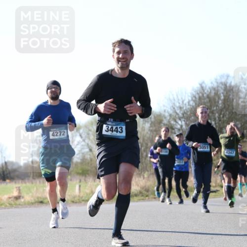 06.04.2025 - 44. Internationalen Wilhelmsburger Insellauf Jannik Wohlers http://msf.ph/oto/7621644 06.04.2025 10:14:47 Laufen 4272, 73130, 3443, 5108, 3051, 4347 meine-sportfotos.de