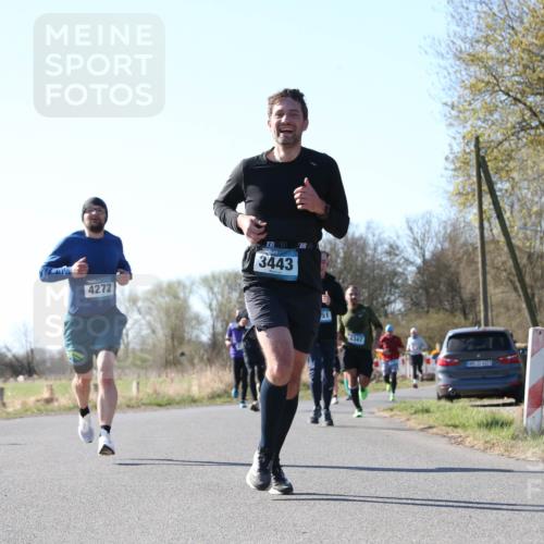 06.04.2025 - 44. Internationalen Wilhelmsburger Insellauf Jannik Wohlers http://msf.ph/oto/7621649 06.04.2025 10:14:47 Laufen 4272, 3443, 3, 51, 4347, 1428, 31, 4323 meine-sportfotos.de