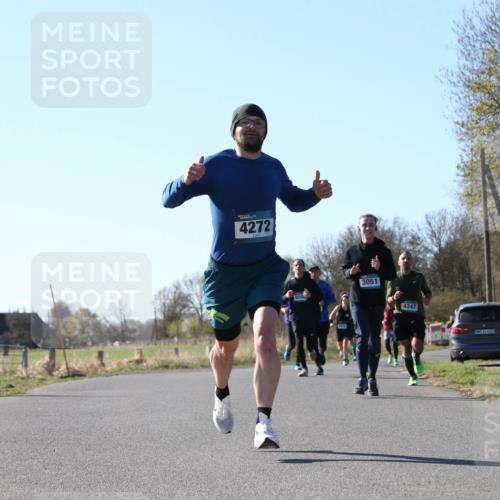 06.04.2025 - 44. Internationalen Wilhelmsburger Insellauf Jannik Wohlers http://msf.ph/oto/7621658 06.04.2025 10:14:49 Laufen 4272, 510, 3051, 4347, 1405, 31, 4923 meine-sportfotos.de