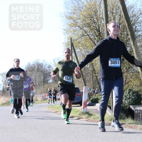 06.04.2025 - 44. Internationalen Wilhelmsburger Insellauf Jannik Wohlers http://msf.ph/oto/7621671 06.04.2025 10:14:51 Laufen 108, 4310, 4347, 3051 meine-sportfotos.de