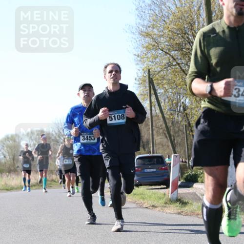 06.04.2025 - 44. Internationalen Wilhelmsburger Insellauf Jannik Wohlers http://msf.ph/oto/7621684 06.04.2025 10:14:53 Laufen 4413, 3453, 5108, 14831, 4323, 347 meine-sportfotos.de