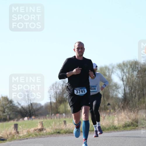 06.04.2025 - 44. Internationalen Wilhelmsburger Insellauf Jannik Wohlers http://msf.ph/oto/7621710 06.04.2025 10:14:58 Laufen 3741, 808 meine-sportfotos.de