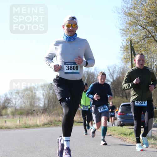 06.04.2025 - 44. Internationalen Wilhelmsburger Insellauf Jannik Wohlers http://msf.ph/oto/7621731 06.04.2025 10:15:03 Laufen 3808, 3542, 3793, 4527 meine-sportfotos.de