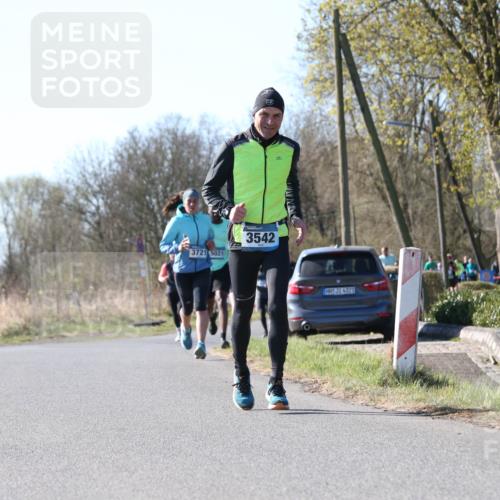 06.04.2025 - 44. Internationalen Wilhelmsburger Insellauf Jannik Wohlers http://msf.ph/oto/7621737 06.04.2025 10:15:05 Laufen 3542, 3721, 5021, 31, 4323 meine-sportfotos.de