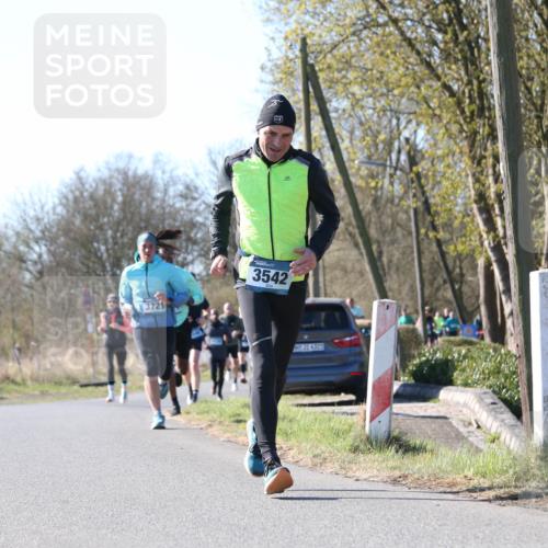 06.04.2025 - 44. Internationalen Wilhelmsburger Insellauf Jannik Wohlers http://msf.ph/oto/7621740 06.04.2025 10:15:05 Laufen 3721, 3542, 31, 4323 meine-sportfotos.de