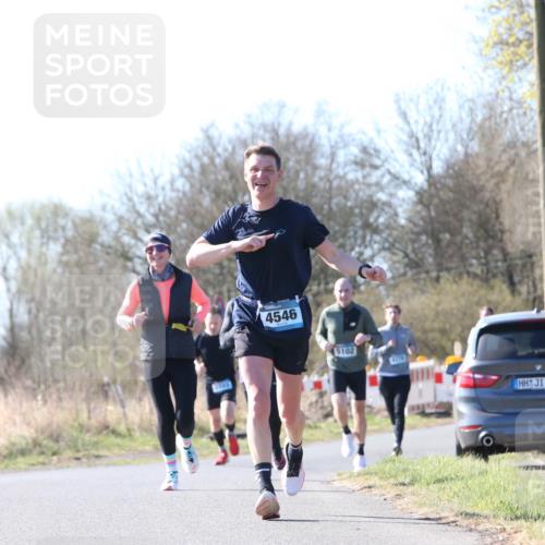06.04.2025 - 44. Internationalen Wilhelmsburger Insellauf Jannik Wohlers http://msf.ph/oto/7621761 06.04.2025 10:15:11 Laufen 3323, 4546, 5102, 4979, 4321 meine-sportfotos.de