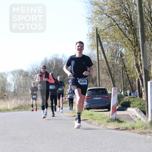 06.04.2025 - 44. Internationalen Wilhelmsburger Insellauf Jannik Wohlers http://msf.ph/oto/7621772 06.04.2025 10:15:12 Laufen 413, 5102, 4546, 31, 4321 meine-sportfotos.de