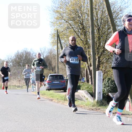 06.04.2025 - 44. Internationalen Wilhelmsburger Insellauf Jannik Wohlers http://msf.ph/oto/7621781 06.04.2025 10:15:16 Laufen 5102, 31, 4323, 4135 meine-sportfotos.de