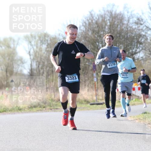 06.04.2025 - 44. Internationalen Wilhelmsburger Insellauf Jannik Wohlers http://msf.ph/oto/7621784 06.04.2025 10:15:18 Laufen 3323, 4370, 3623 meine-sportfotos.de