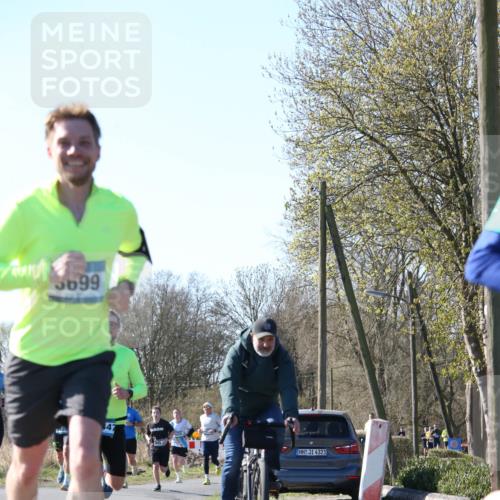 06.04.2025 - 44. Internationalen Wilhelmsburger Insellauf Jannik Wohlers http://msf.ph/oto/7621835 06.04.2025 10:15:34 Laufen 439, 699, 47, 445, 4321 meine-sportfotos.de
