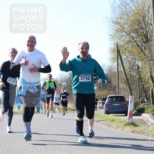 06.04.2025 - 44. Internationalen Wilhelmsburger Insellauf Jannik Wohlers http://msf.ph/oto/7621840 06.04.2025 10:15:38 Laufen 4189, 3939, 3742, 31, 63923 meine-sportfotos.de