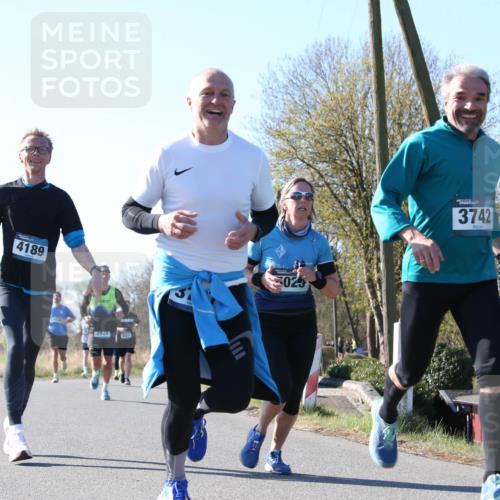 06.04.2025 - 44. Internationalen Wilhelmsburger Insellauf Jannik Wohlers http://msf.ph/oto/7621849 06.04.2025 10:15:39 Laufen 4189, 3939, 025, 3742 meine-sportfotos.de