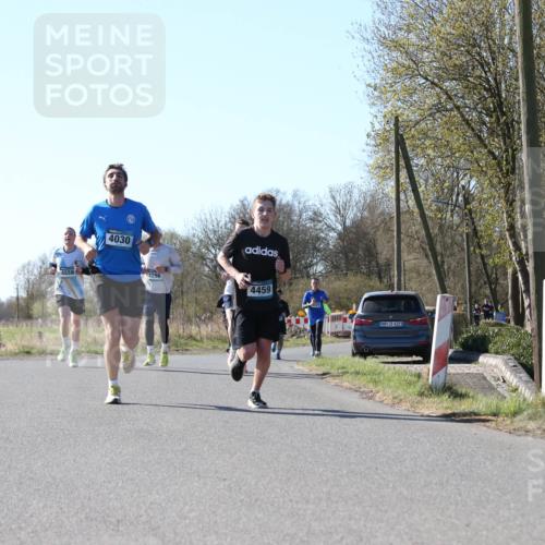 06.04.2025 - 44. Internationalen Wilhelmsburger Insellauf Jannik Wohlers http://msf.ph/oto/7621865 06.04.2025 10:15:43 Laufen 4559, 4030, 4298, 4459, 4321, 39 meine-sportfotos.de