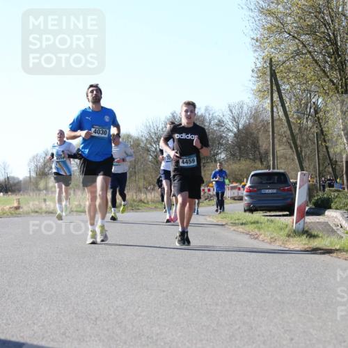 06.04.2025 - 44. Internationalen Wilhelmsburger Insellauf Jannik Wohlers http://msf.ph/oto/7621866 06.04.2025 10:15:43 Laufen 4559, 4030, 4459, 4321 meine-sportfotos.de