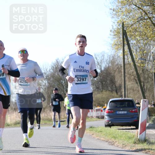 06.04.2025 - 44. Internationalen Wilhelmsburger Insellauf Jannik Wohlers http://msf.ph/oto/7621877 06.04.2025 10:15:46 Laufen 4559, 4298, 471, 3297, 31, 4323 meine-sportfotos.de