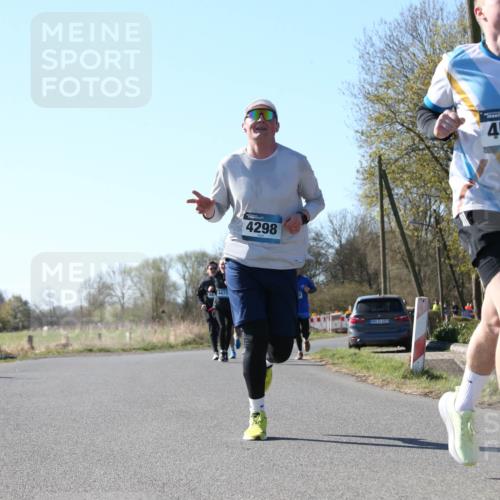 06.04.2025 - 44. Internationalen Wilhelmsburger Insellauf Jannik Wohlers http://msf.ph/oto/7621886 06.04.2025 10:15:48 Laufen 4298, 4559 meine-sportfotos.de