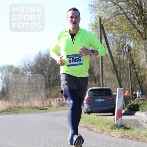 06.04.2025 - 44. Internationalen Wilhelmsburger Insellauf Jannik Wohlers http://msf.ph/oto/7621906 06.04.2025 10:15:55 Laufen 5086 meine-sportfotos.de