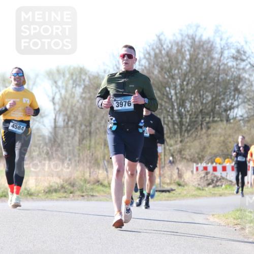 06.04.2025 - 44. Internationalen Wilhelmsburger Insellauf Jannik Wohlers http://msf.ph/oto/7621909 06.04.2025 10:16:05 Laufen 4584, 3976 meine-sportfotos.de