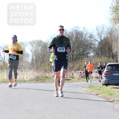 06.04.2025 - 44. Internationalen Wilhelmsburger Insellauf Jannik Wohlers http://msf.ph/oto/7621912 06.04.2025 10:16:06 Laufen 4584, 3976, 4321 meine-sportfotos.de