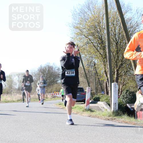 06.04.2025 - 44. Internationalen Wilhelmsburger Insellauf Jannik Wohlers http://msf.ph/oto/7621936 06.04.2025 10:16:19 Laufen 3585, 3545, 4238, 4121 meine-sportfotos.de