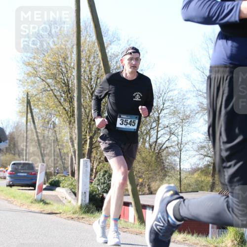 06.04.2025 - 44. Internationalen Wilhelmsburger Insellauf Jannik Wohlers http://msf.ph/oto/7621949 06.04.2025 10:16:23 Laufen 50, 3545, 3585 meine-sportfotos.de