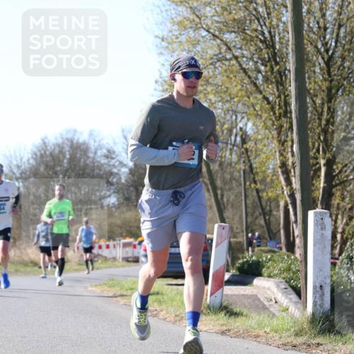 06.04.2025 - 44. Internationalen Wilhelmsburger Insellauf Jannik Wohlers http://msf.ph/oto/7621950 06.04.2025 10:16:24 Laufen 1877 meine-sportfotos.de