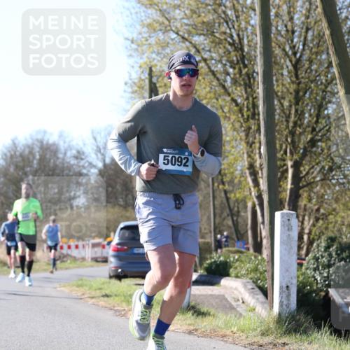 06.04.2025 - 44. Internationalen Wilhelmsburger Insellauf Jannik Wohlers http://msf.ph/oto/7621952 06.04.2025 10:16:25 Laufen 4464, 5092 meine-sportfotos.de