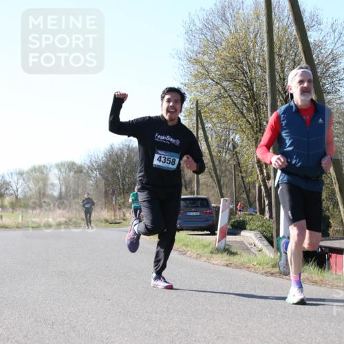 06.04.2025 - 44. Internationalen Wilhelmsburger Insellauf Jannik Wohlers http://msf.ph/oto/7622010 06.04.2025 10:17:03 Laufen 4358, 31, 4323 meine-sportfotos.de