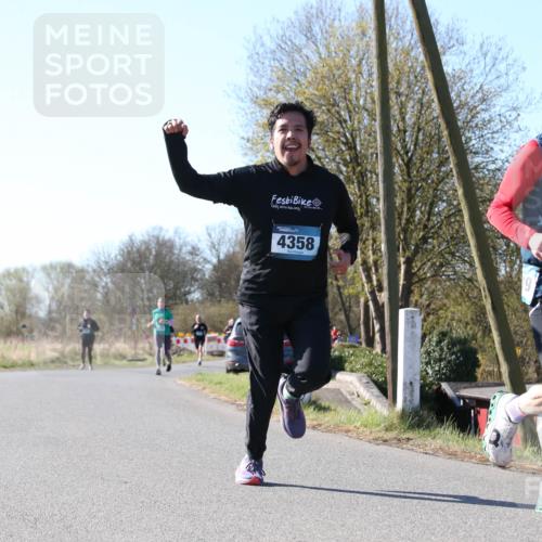 06.04.2025 - 44. Internationalen Wilhelmsburger Insellauf Jannik Wohlers http://msf.ph/oto/7622014 06.04.2025 10:17:03 Laufen 4358 meine-sportfotos.de