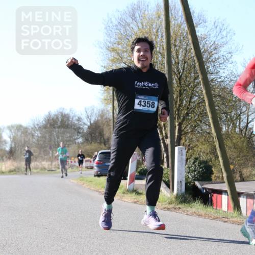 06.04.2025 - 44. Internationalen Wilhelmsburger Insellauf Jannik Wohlers http://msf.ph/oto/7622015 06.04.2025 10:17:03 Laufen 4358 meine-sportfotos.de