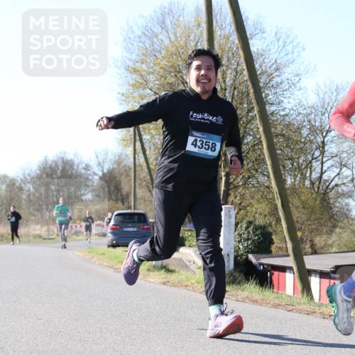 06.04.2025 - 44. Internationalen Wilhelmsburger Insellauf Jannik Wohlers http://msf.ph/oto/7622016 06.04.2025 10:17:04 Laufen 4358 meine-sportfotos.de