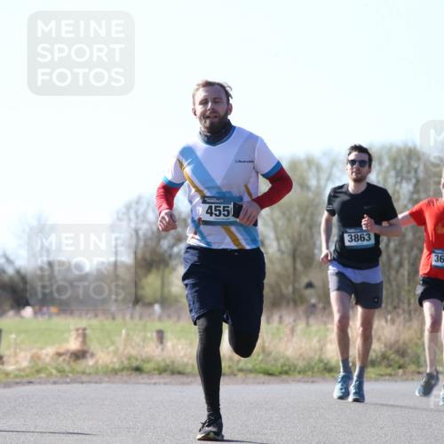 06.04.2025 - 44. Internationalen Wilhelmsburger Insellauf Jannik Wohlers http://msf.ph/oto/7622031 06.04.2025 10:17:31 Laufen 455, 3863, 3650 meine-sportfotos.de