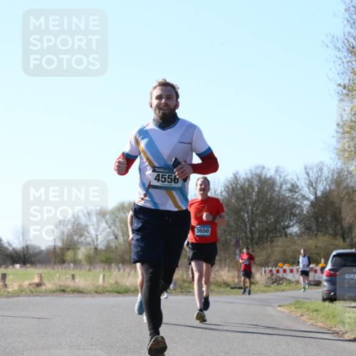 06.04.2025 - 44. Internationalen Wilhelmsburger Insellauf Jannik Wohlers http://msf.ph/oto/7622041 06.04.2025 10:17:33 Laufen 4556, 3650, 31, 4923 meine-sportfotos.de