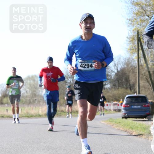 06.04.2025 - 44. Internationalen Wilhelmsburger Insellauf Jannik Wohlers http://msf.ph/oto/7622096 06.04.2025 10:17:56 Laufen 4294, 5033 meine-sportfotos.de