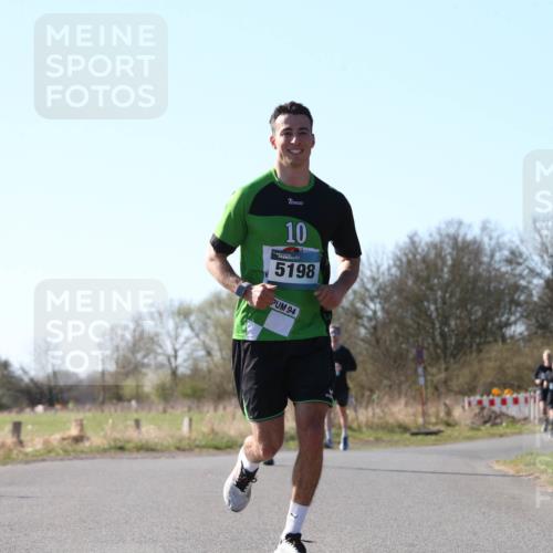 06.04.2025 - 44. Internationalen Wilhelmsburger Insellauf Jannik Wohlers http://msf.ph/oto/7622107 06.04.2025 10:18:00 Laufen 10, 5198, 94, 6223 meine-sportfotos.de