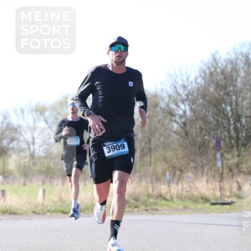 06.04.2025 - 44. Internationalen Wilhelmsburger Insellauf Jannik Wohlers http://msf.ph/oto/7622115 06.04.2025 10:18:03 Laufen 3177, 3909 meine-sportfotos.de